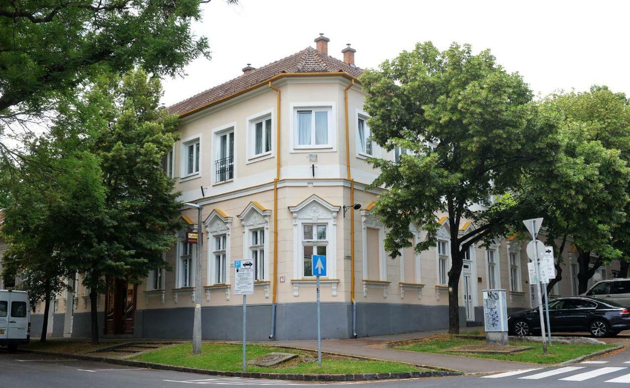 Villa Bohemia Eger Eksteriør billede